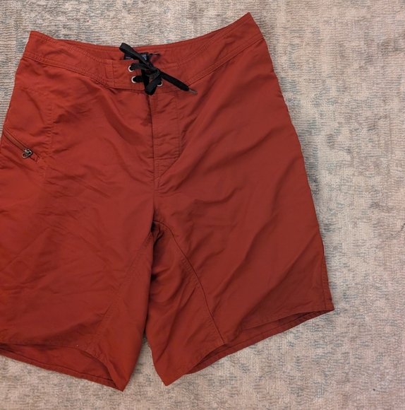 Patagonia Men's Red Shorts - Picture 4 of 11